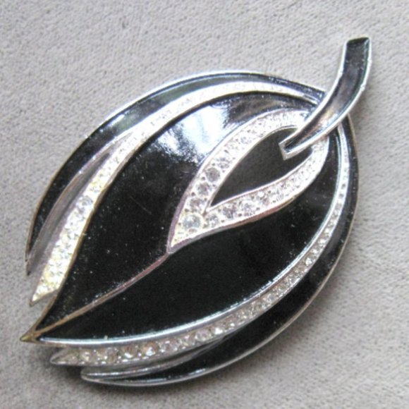 Vintage TRIFARI 1960's Black Enamel & Rhinestone Brooch - Picture 1 of 3